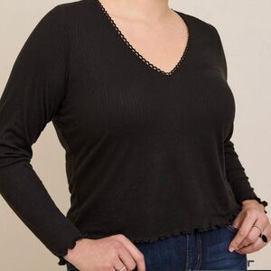 Torrid Pointelle Rib V-Neck Long Sleeve Tee. NWT, size